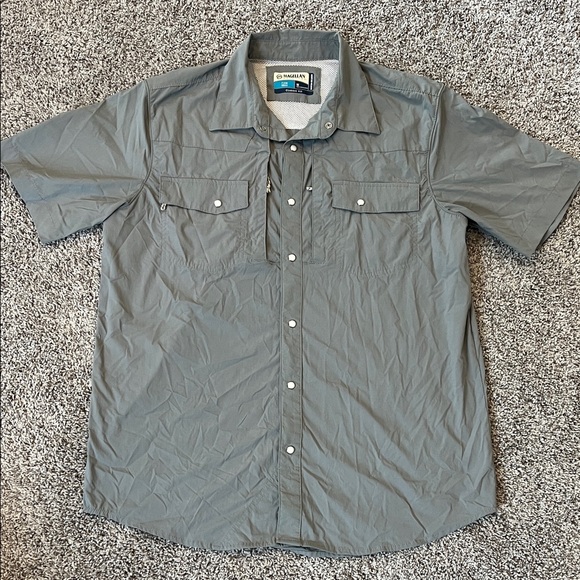 Magellan Outdoors Other - Magellan Outdoors Men's Gray Button Down Shirt